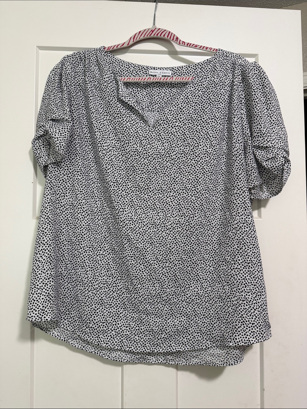 Black & White Dot Puff Sleeve V-Neck Blouse